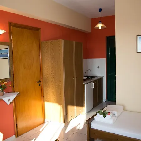 Apartamento Almyros & *