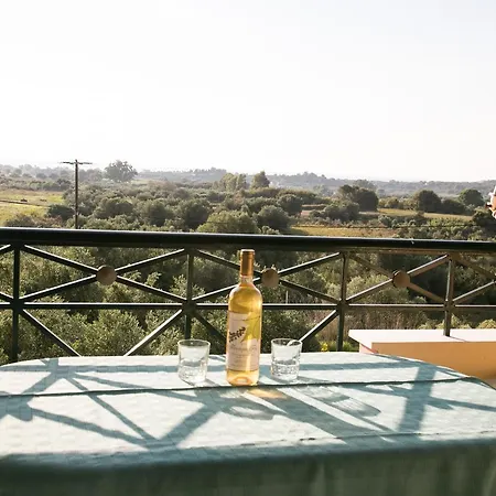 Almyros & Apartamento *