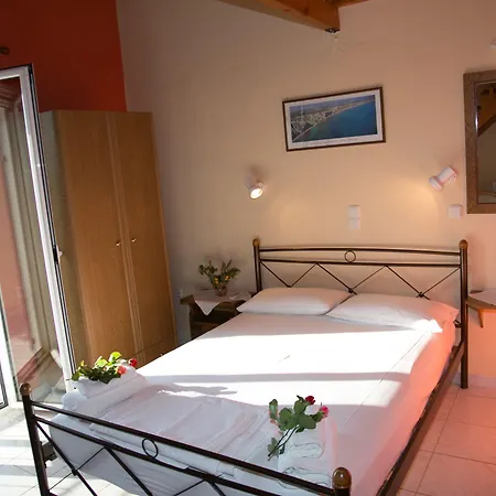 Almyros & Lejlighed *